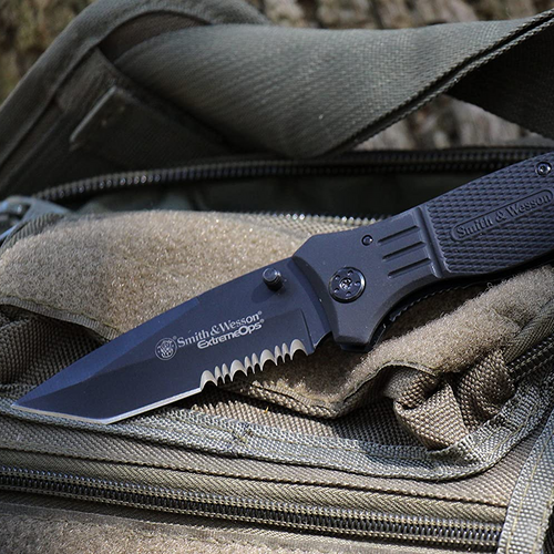Emergency/Rescue Knives