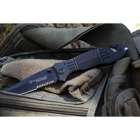 Smith & Wesson Extreme OPS First Response Rescue Knife - Astrolabe Outdoors - image 5